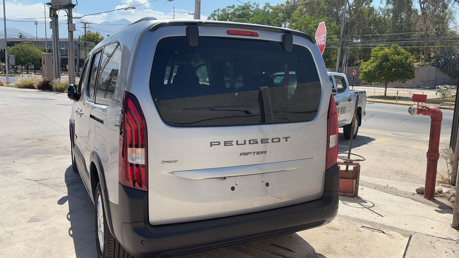 Peugeot New Rifter MCA Allure BlueHDi 130 EAT8 #2